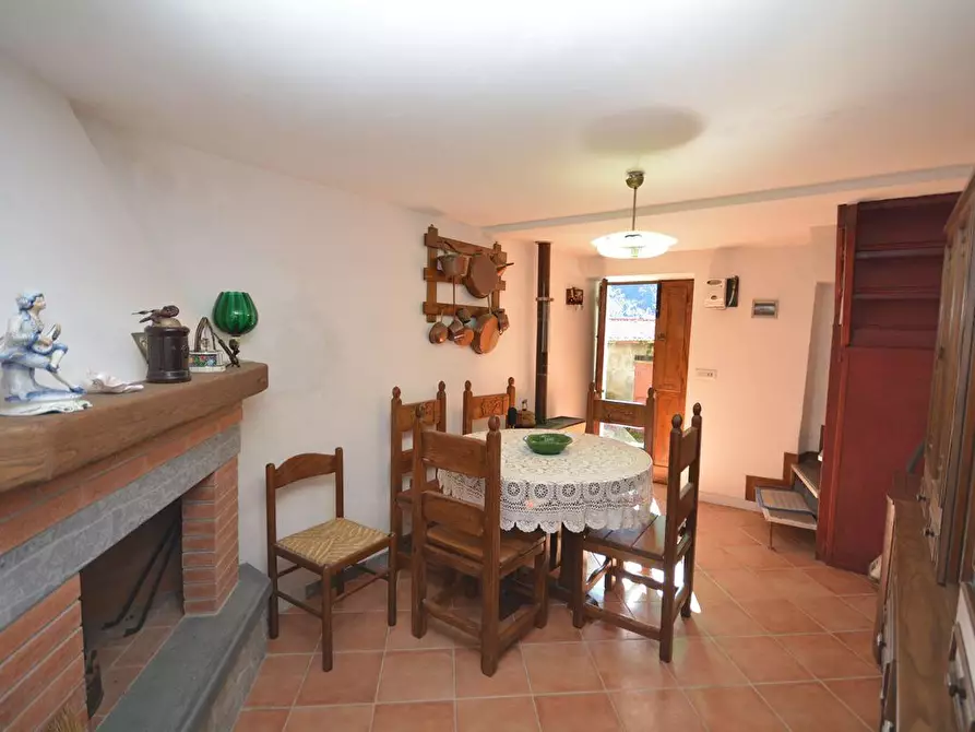 Immagine 25 di Casa semindipendente in vendita  a Montignoso