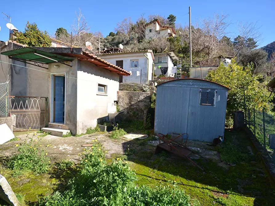 Immagine 17 di Casa semindipendente in vendita  a Montignoso