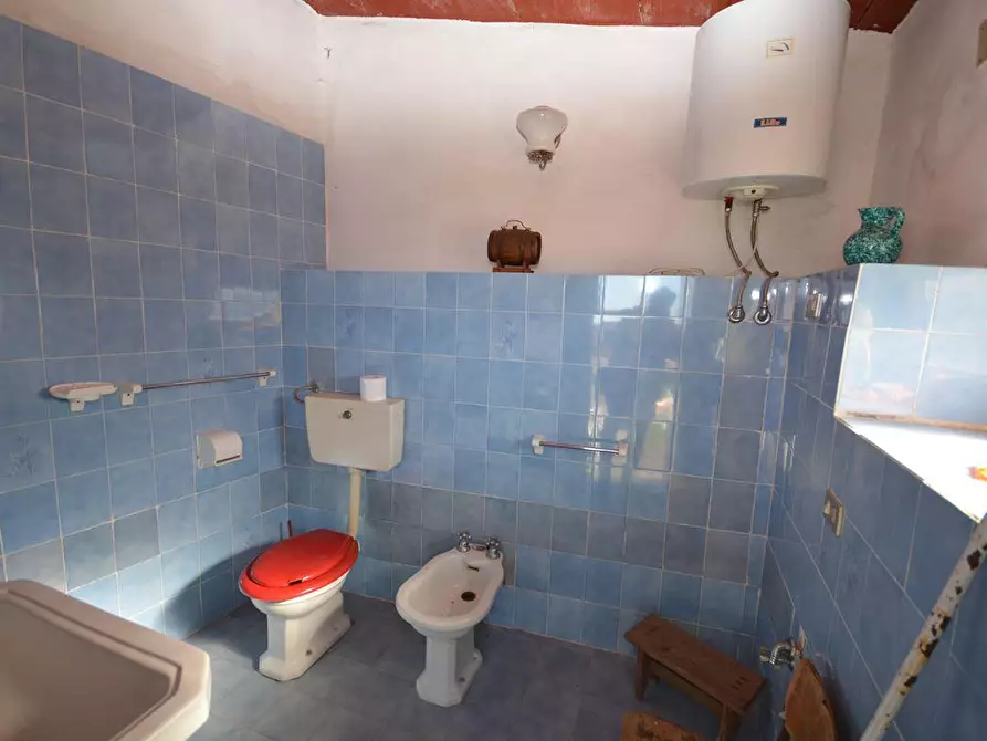 Immagine 19 di Casa semindipendente in vendita  a Montignoso