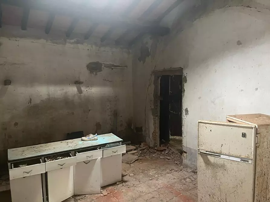 Immagine 10 di Casa colonica in vendita  a Palaia
