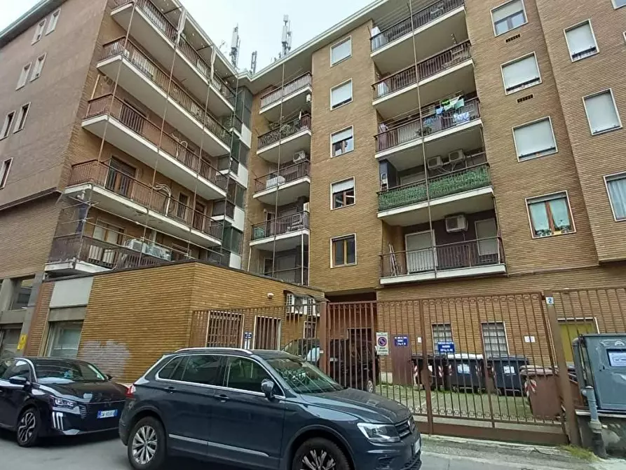 Immagine 1 di Negozio in vendita  a Alessandria