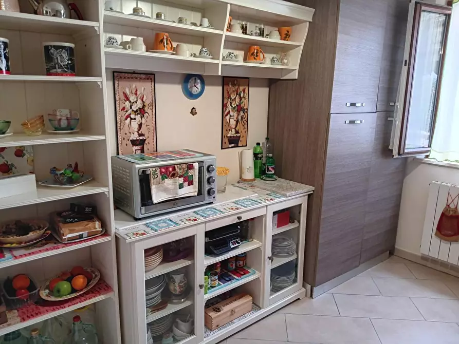 Immagine 5 di Appartamento in vendita  a Massa