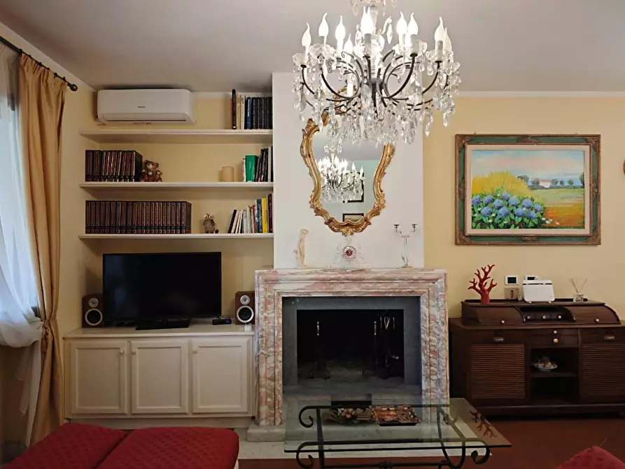 Immagine 2 di Villetta a schiera in affitto  a Forte Dei Marmi