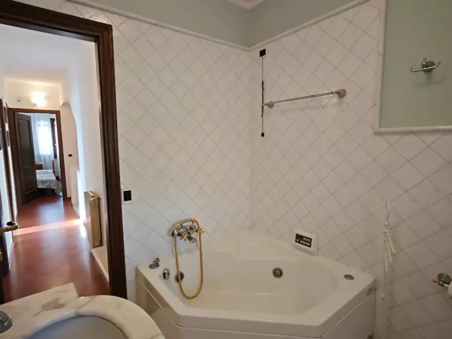 Immagine 21 di Villetta a schiera in affitto  a Forte Dei Marmi