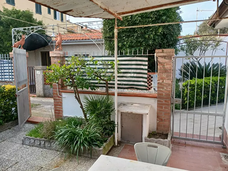 Immagine 2 di Villa in affitto  a Pisa
