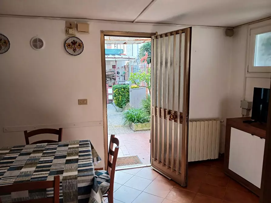 Immagine 26 di Villa in affitto  a Pisa
