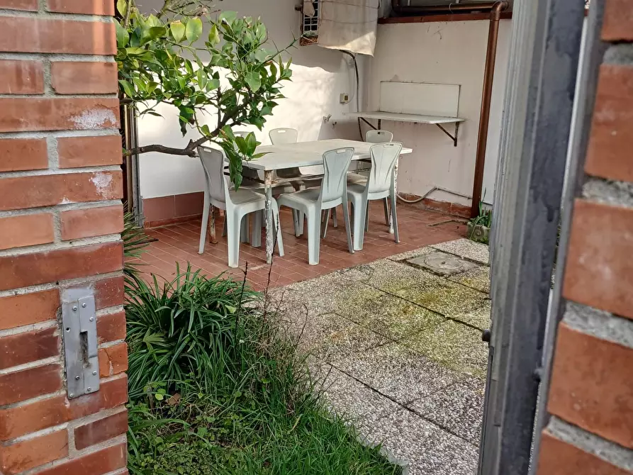 Immagine 8 di Villa in affitto  a Pisa