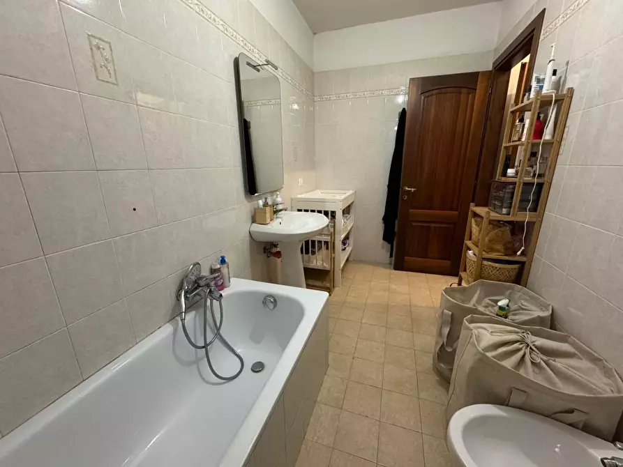 Immagine 22 di Appartamento in vendita  a Cascina