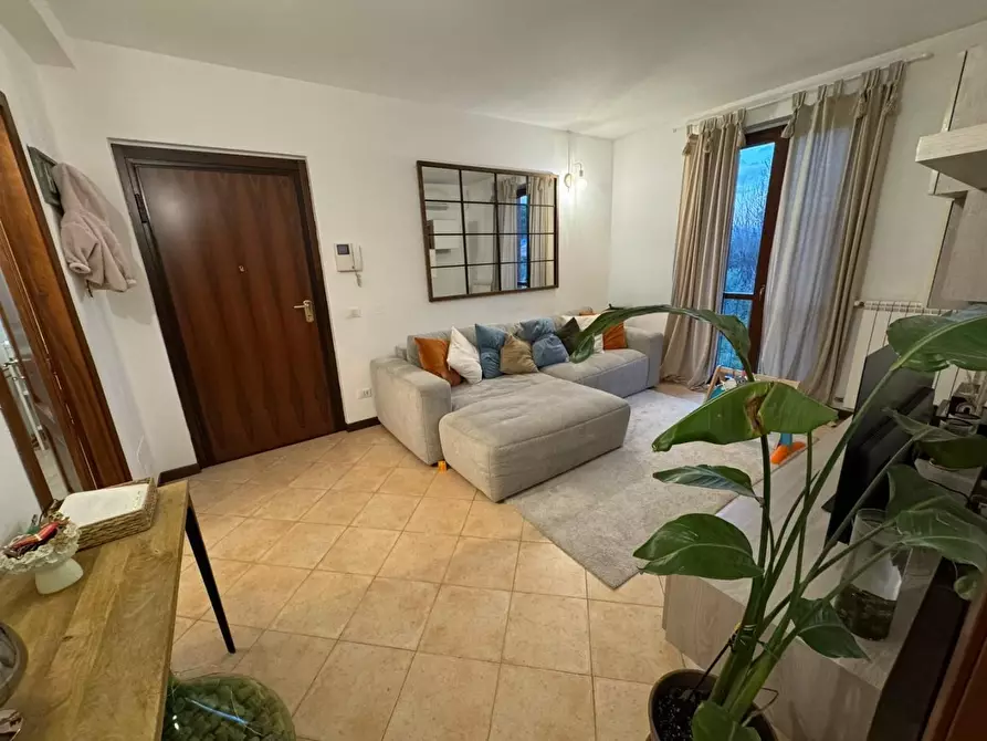 Immagine 1 di Appartamento in vendita  a Cascina