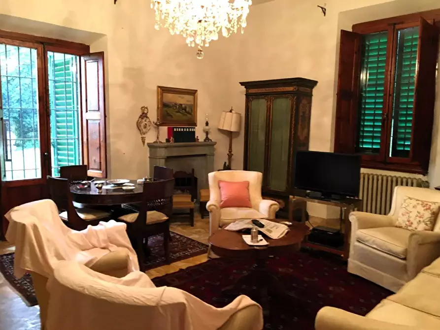 Immagine 3 di Villa in vendita  a Vicchio