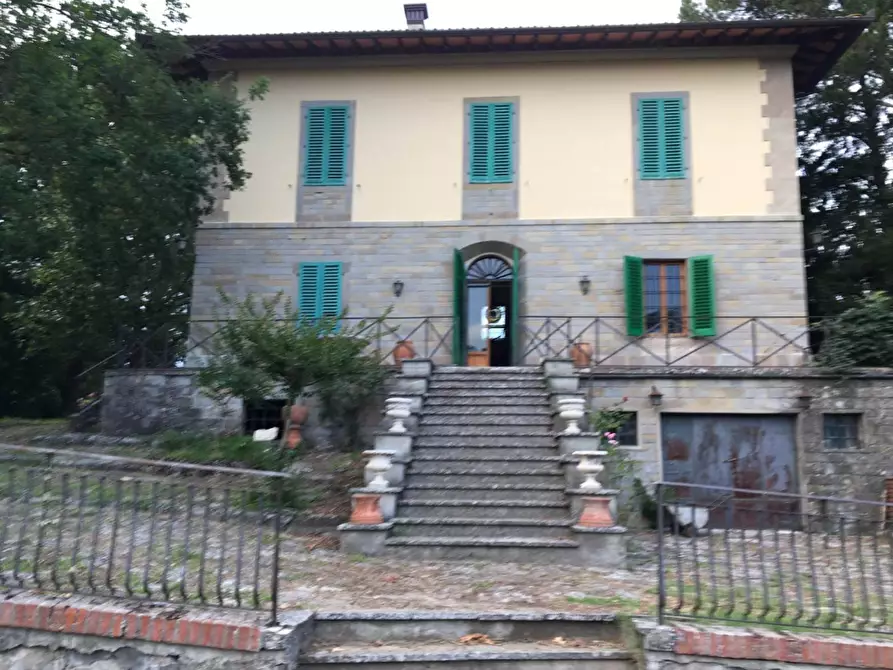 Immagine 1 di Villa in vendita  a Vicchio