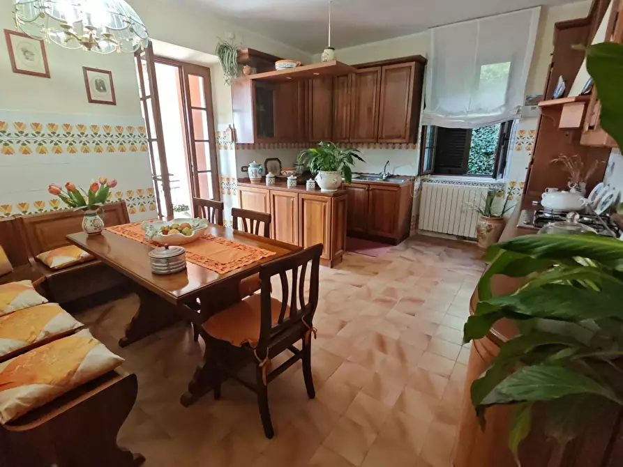 Immagine 10 di Casa semindipendente in vendita  a Carrara