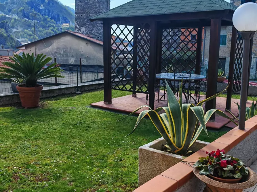 Immagine 1 di Casa semindipendente in vendita  a Carrara