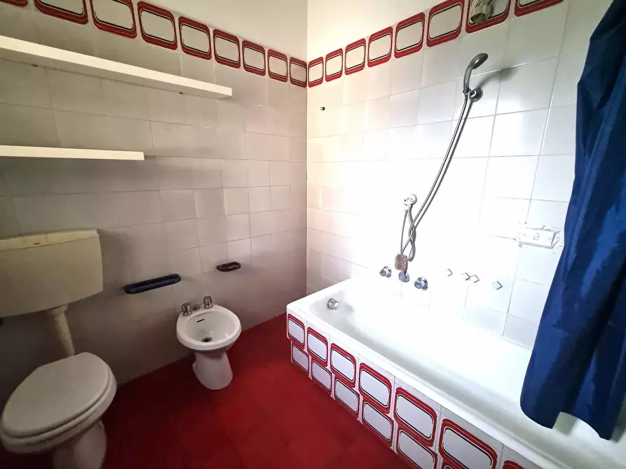 Immagine 8 di Appartamento in vendita  a Viareggio