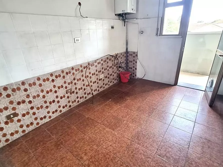 Immagine 12 di Appartamento in vendita  a Viareggio