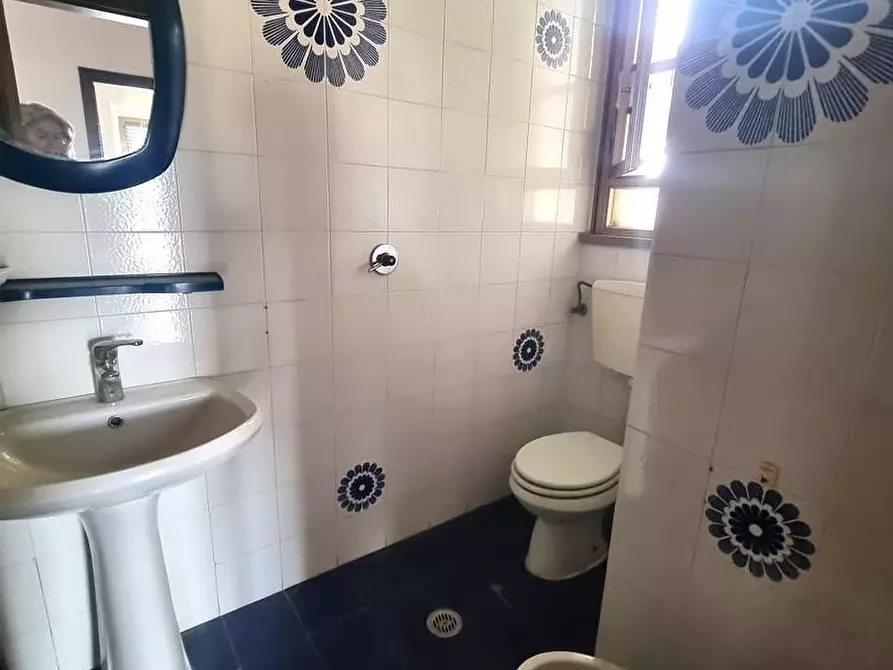 Immagine 13 di Appartamento in vendita  a Viareggio