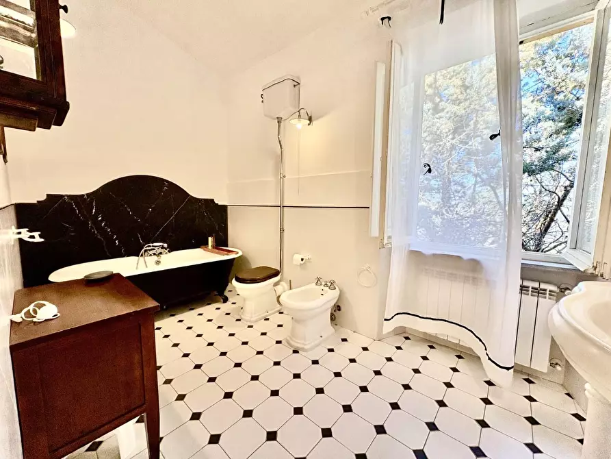 Immagine 32 di Casa colonica in vendita  a Volterra