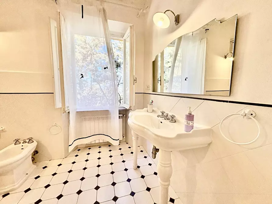 Immagine 31 di Casa colonica in vendita  a Volterra