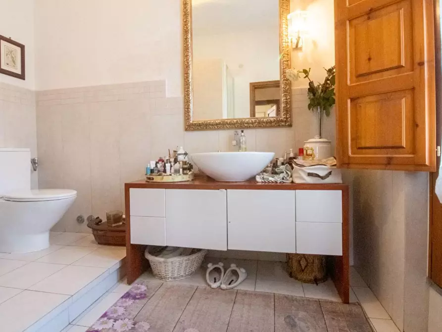 Immagine 18 di Villa in vendita  a San Giuliano Terme