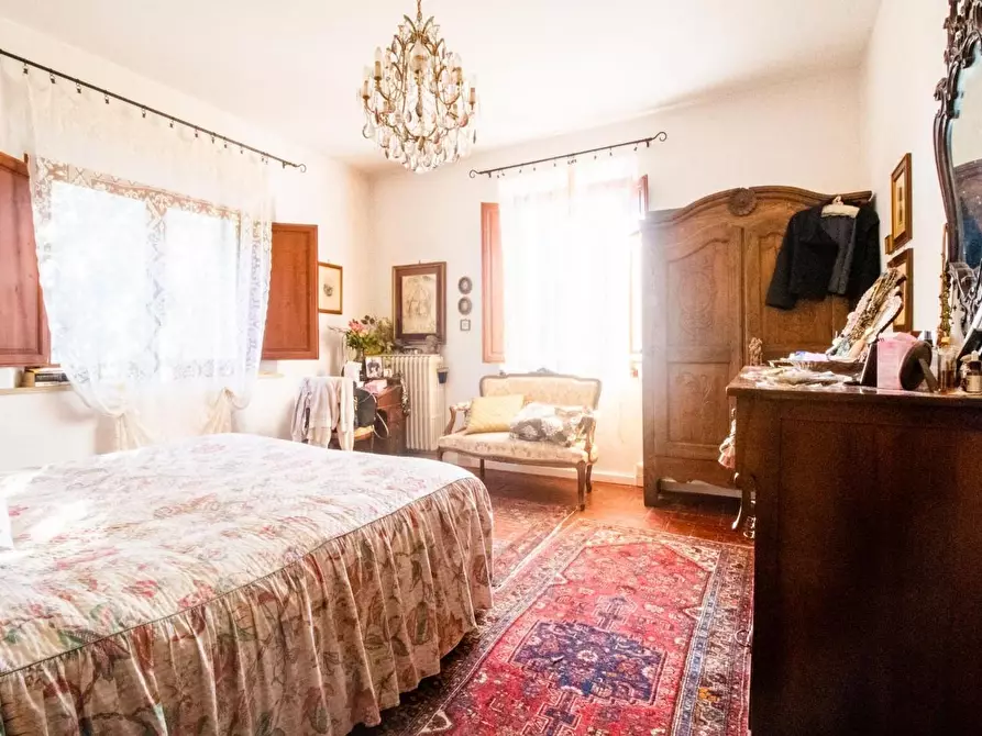 Immagine 13 di Villa in vendita  a San Giuliano Terme