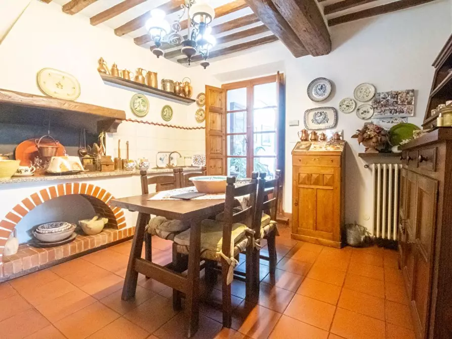 Immagine 9 di Villa in vendita  a San Giuliano Terme