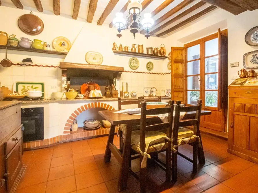 Immagine 8 di Villa in vendita  a San Giuliano Terme