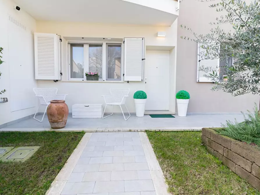 Immagine 29 di Villetta a schiera in vendita  a Calci