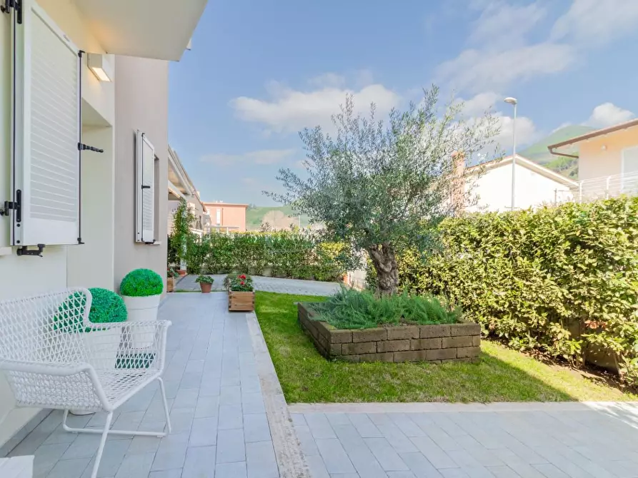 Immagine 2 di Villetta a schiera in vendita  a Calci