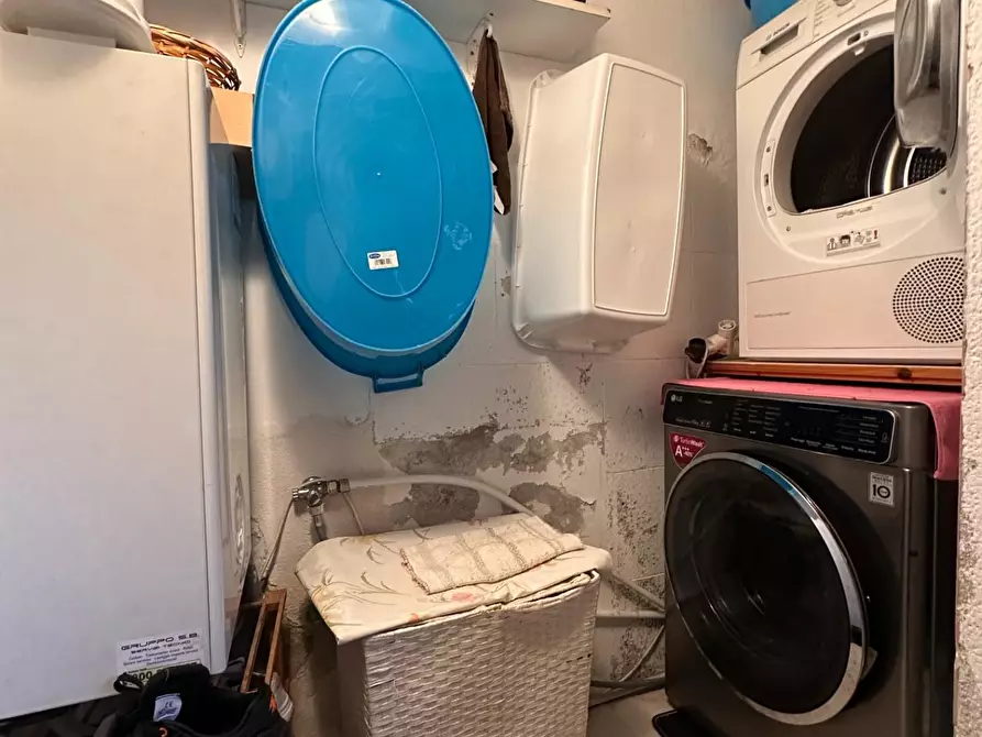 Immagine 34 di Appartamento in vendita  a Collesalvetti