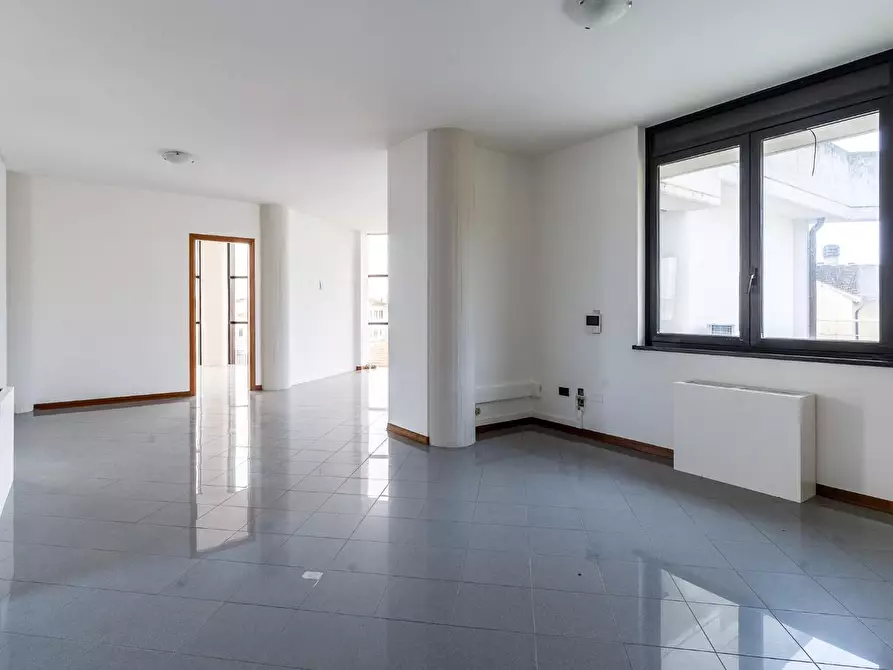 Immagine 10 di Appartamento in vendita  a Empoli