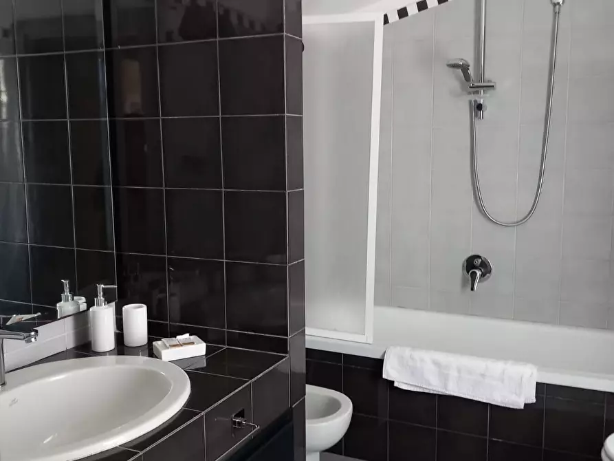 Immagine 9 di Mansarda in vendita  a Livorno