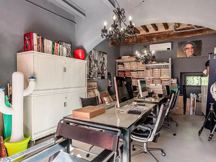 Immagine 19 di Appartamento in vendita  a Lajatico