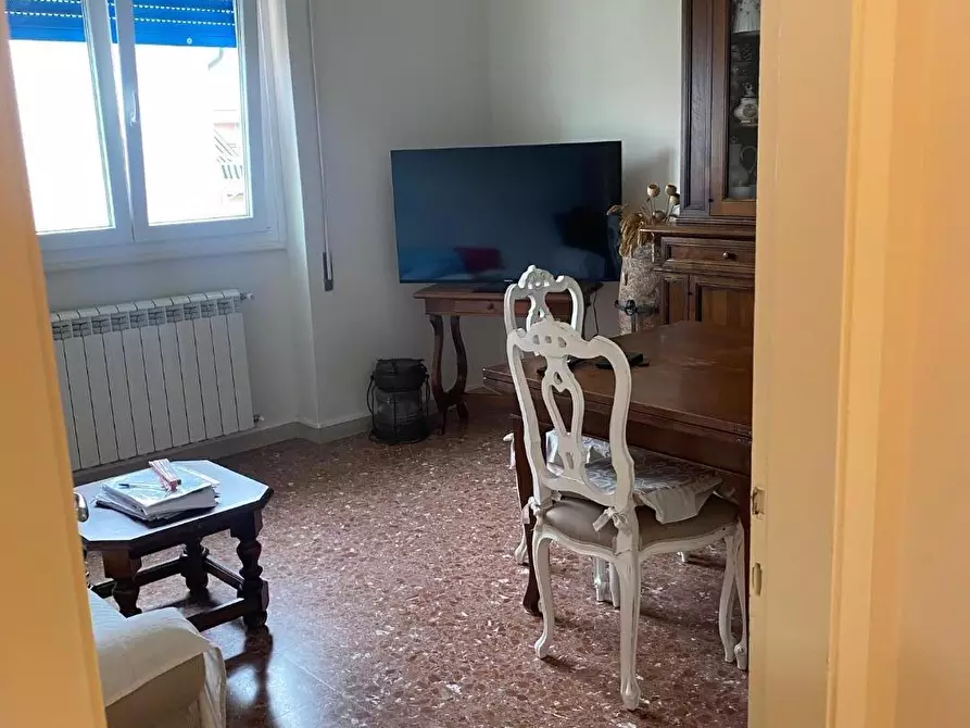 Immagine 14 di Appartamento in vendita  a Viareggio