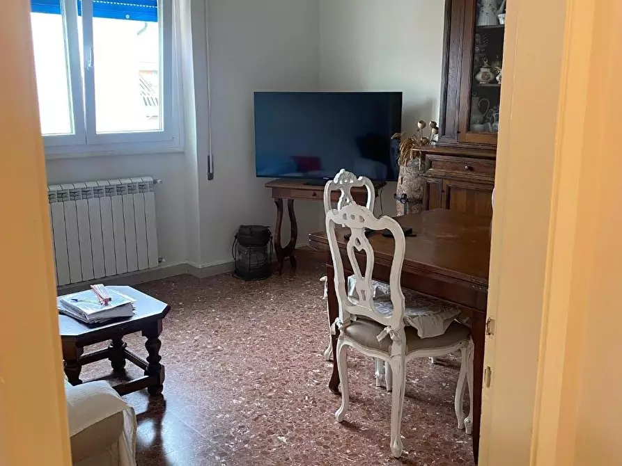 Immagine 8 di Appartamento in vendita  a Viareggio