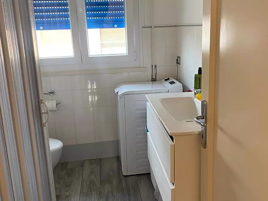 Immagine 9 di Appartamento in vendita  a Viareggio