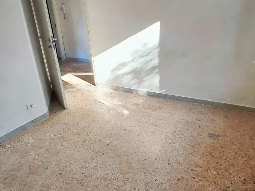 Immagine 8 di Appartamento in vendita  a Massa