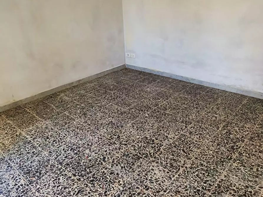 Immagine 5 di Appartamento in vendita  a Massa