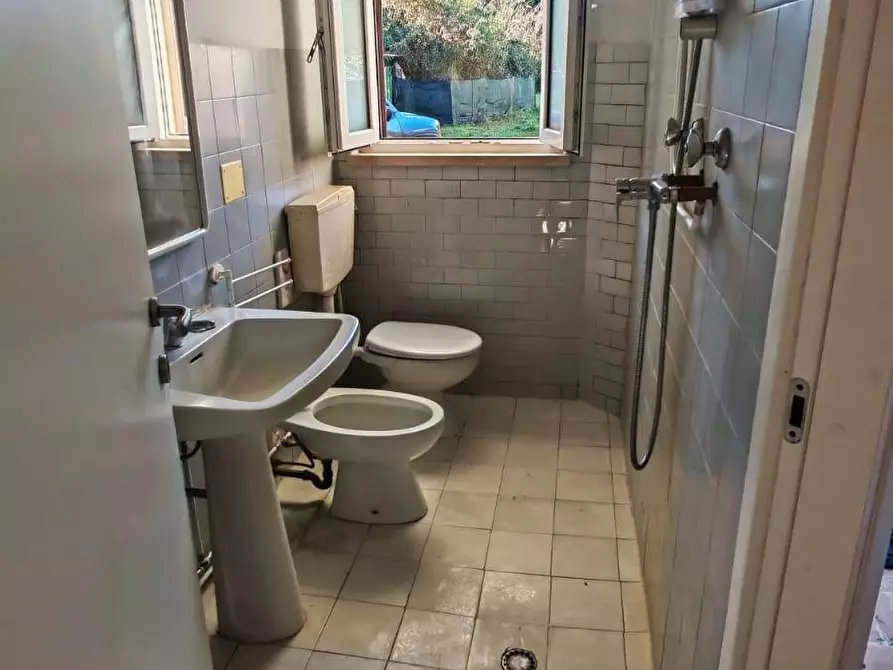 Immagine 12 di Appartamento in vendita  a Massa