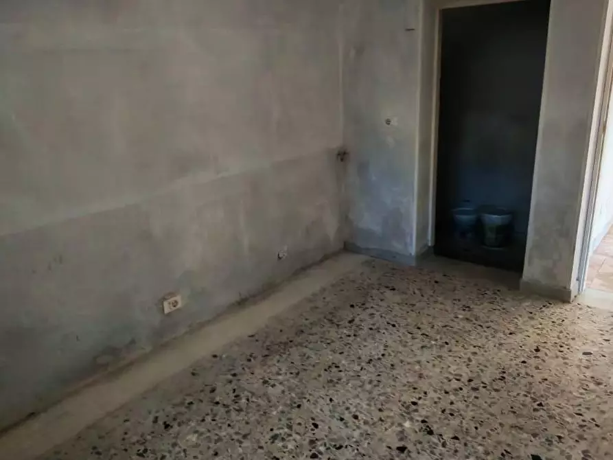 Immagine 11 di Appartamento in vendita  a Massa