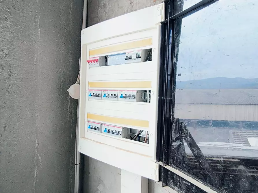 Immagine 10 di Attività artigianale in vendita  a Carrara