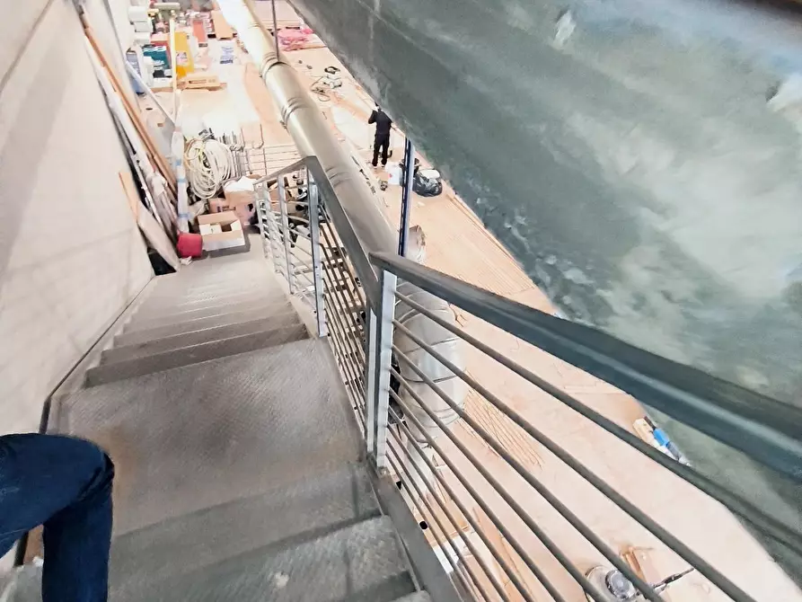 Immagine 11 di Attività artigianale in vendita  a Carrara