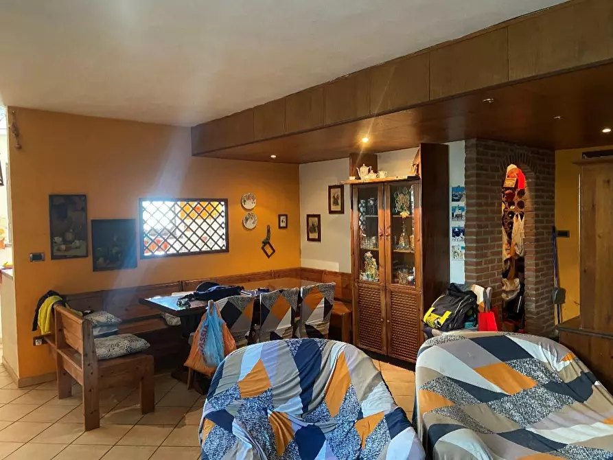 Immagine 7 di Villa in vendita  a Sale