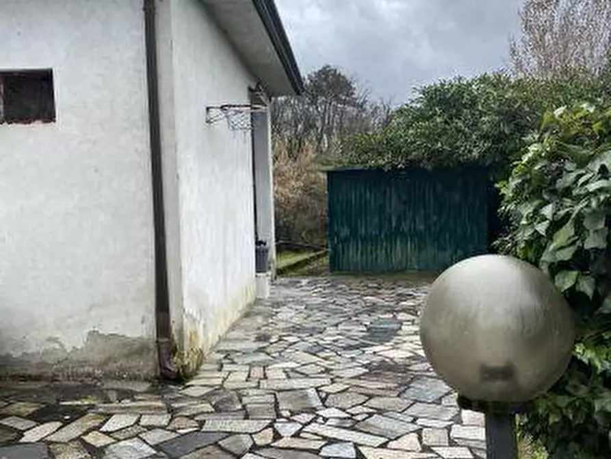 Immagine 12 di Casa indipendente in vendita  a Castelnuovo Magra