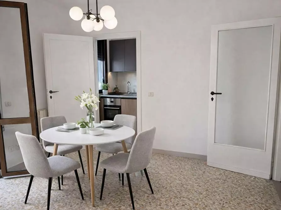 Immagine 21 di Appartamento in vendita  a Lucca