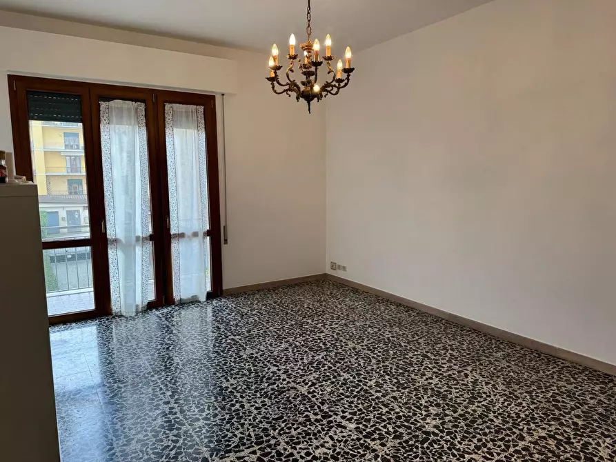 Immagine 4 di Appartamento in vendita  a Lucca