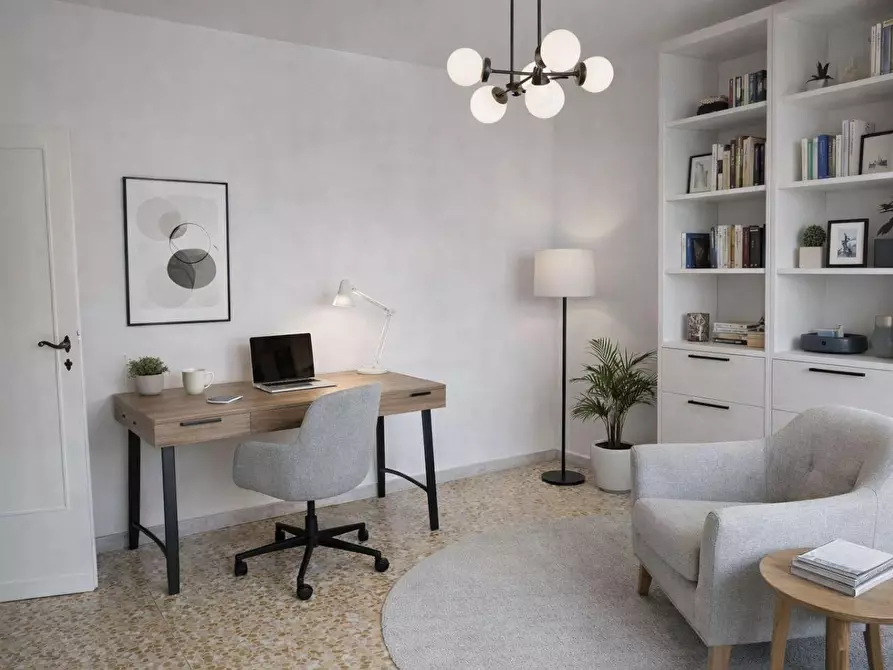 Immagine 23 di Appartamento in vendita  a Lucca