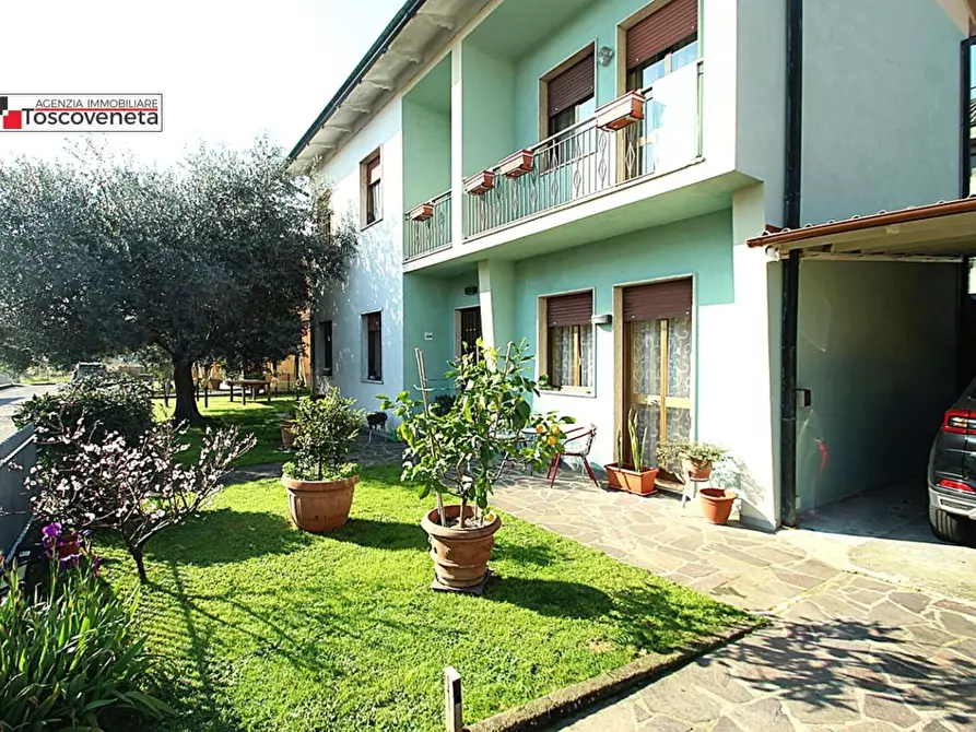 Immagine 1 di Casa indipendente in vendita  a Capannori