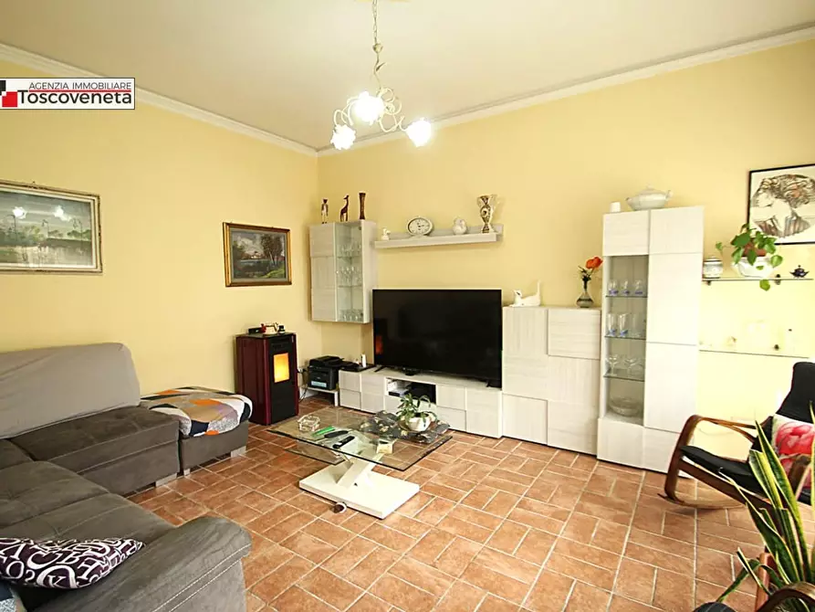 Immagine 3 di Casa indipendente in vendita  a Capannori