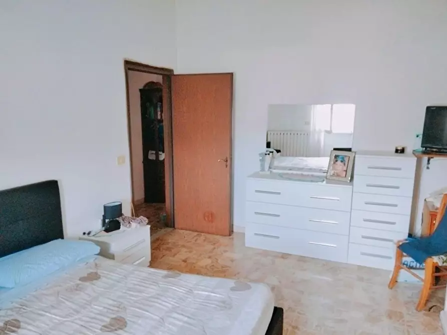 Immagine 19 di Appartamento in vendita  a Massa