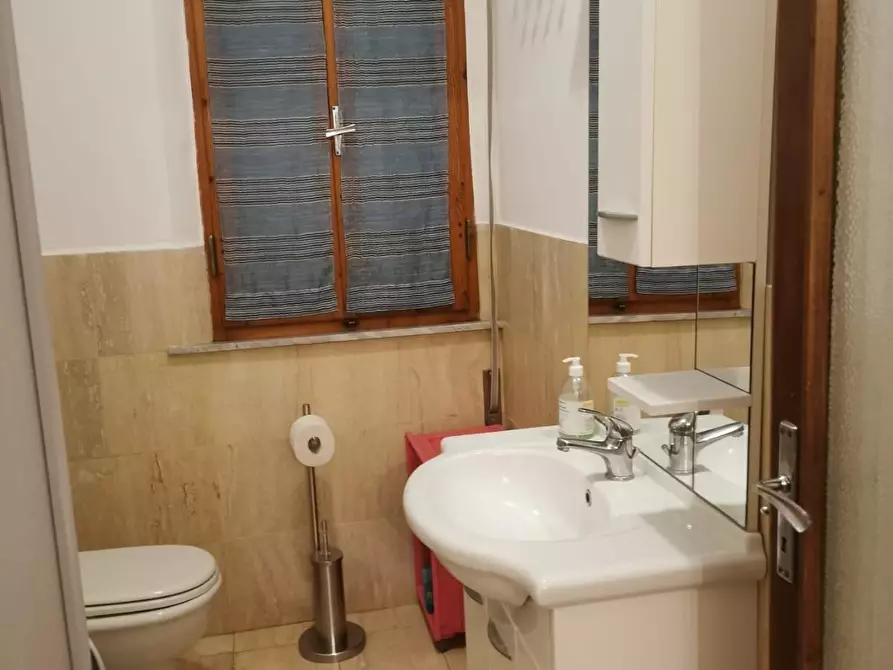 Immagine 16 di Appartamento in vendita  a Siena